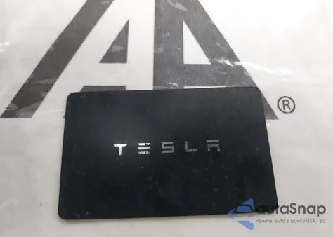 2022 Tesla Model Y Long Range Dual Motor All-Wheel Drive z USA, uszkodzony, nr VIN 7SAYGAEE6NF457237